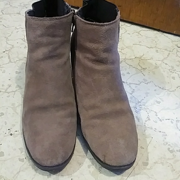 Boots - Picture 3 of 8